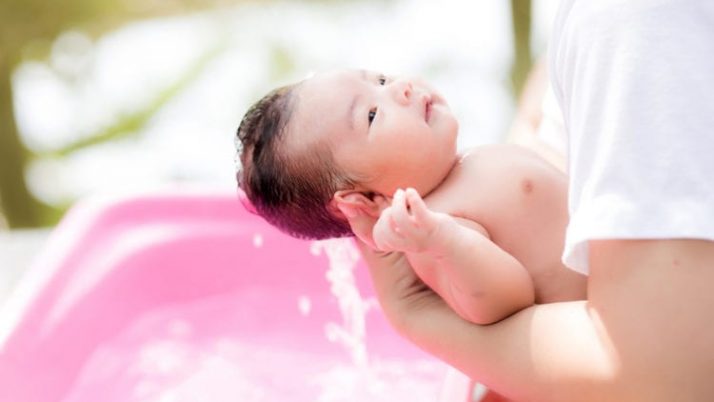 Cách tắm chuẩn cho trẻ sơ sinh