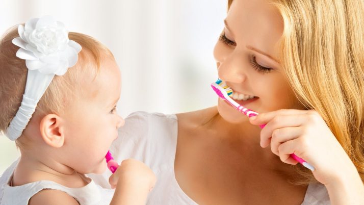 Chăm sóc răng xinh cho trẻ